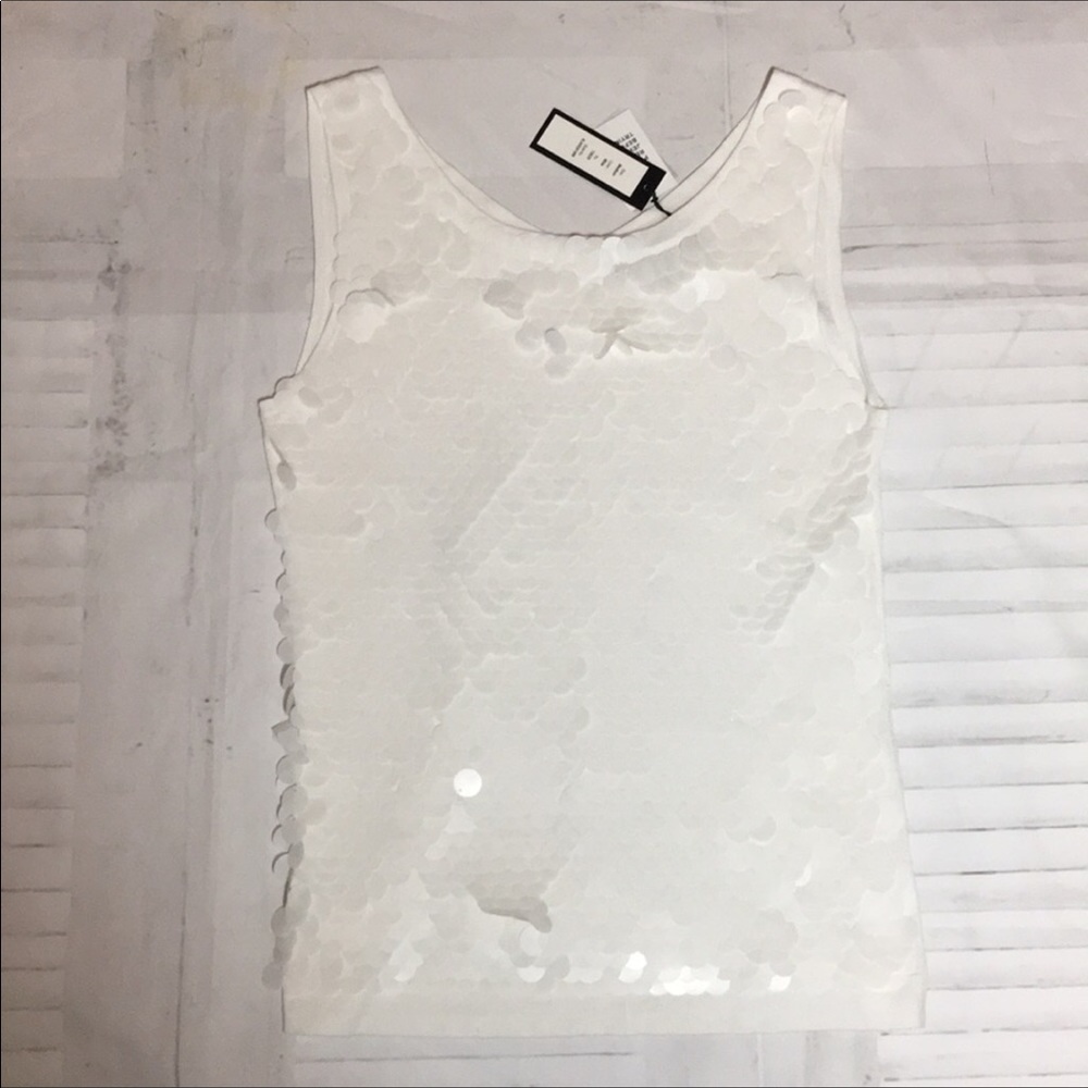 Romeo and Juliet Couture white knit pallets top